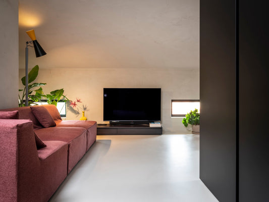 A Minimal Loft Designed as a Neutral Architectural Space - Case Study