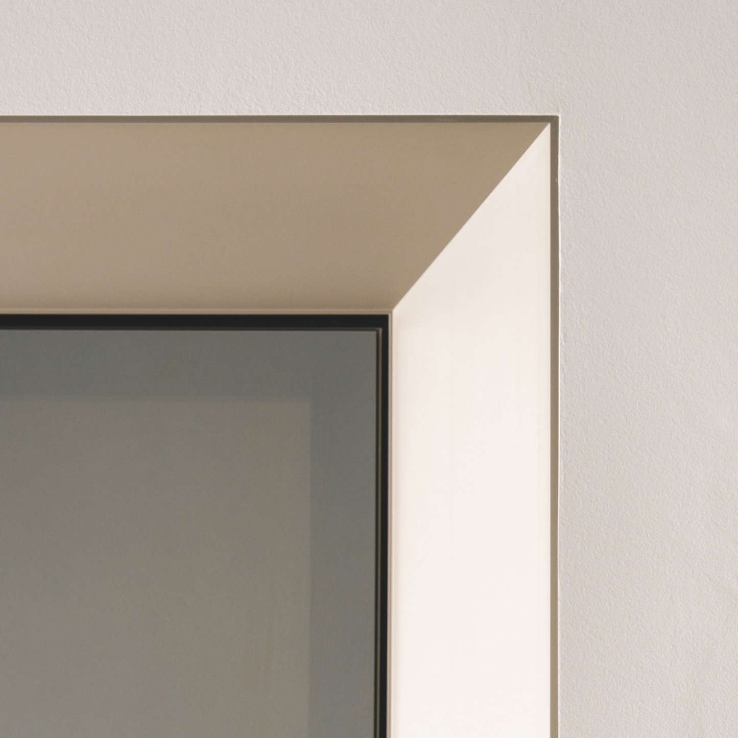 ECLISSE 40 Hinged Aluminimum Framed Glass